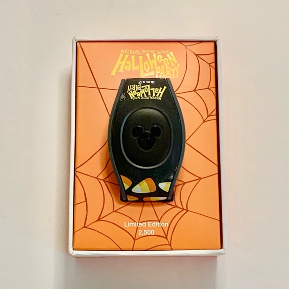 Disney Accessories - Chip and Dale Halloween MagicBand